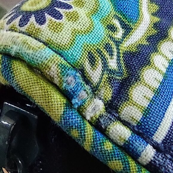 Vera Bradley Retired Rhythm & Blues Turn lock Quilted Wallet - Picture 9 of 15
